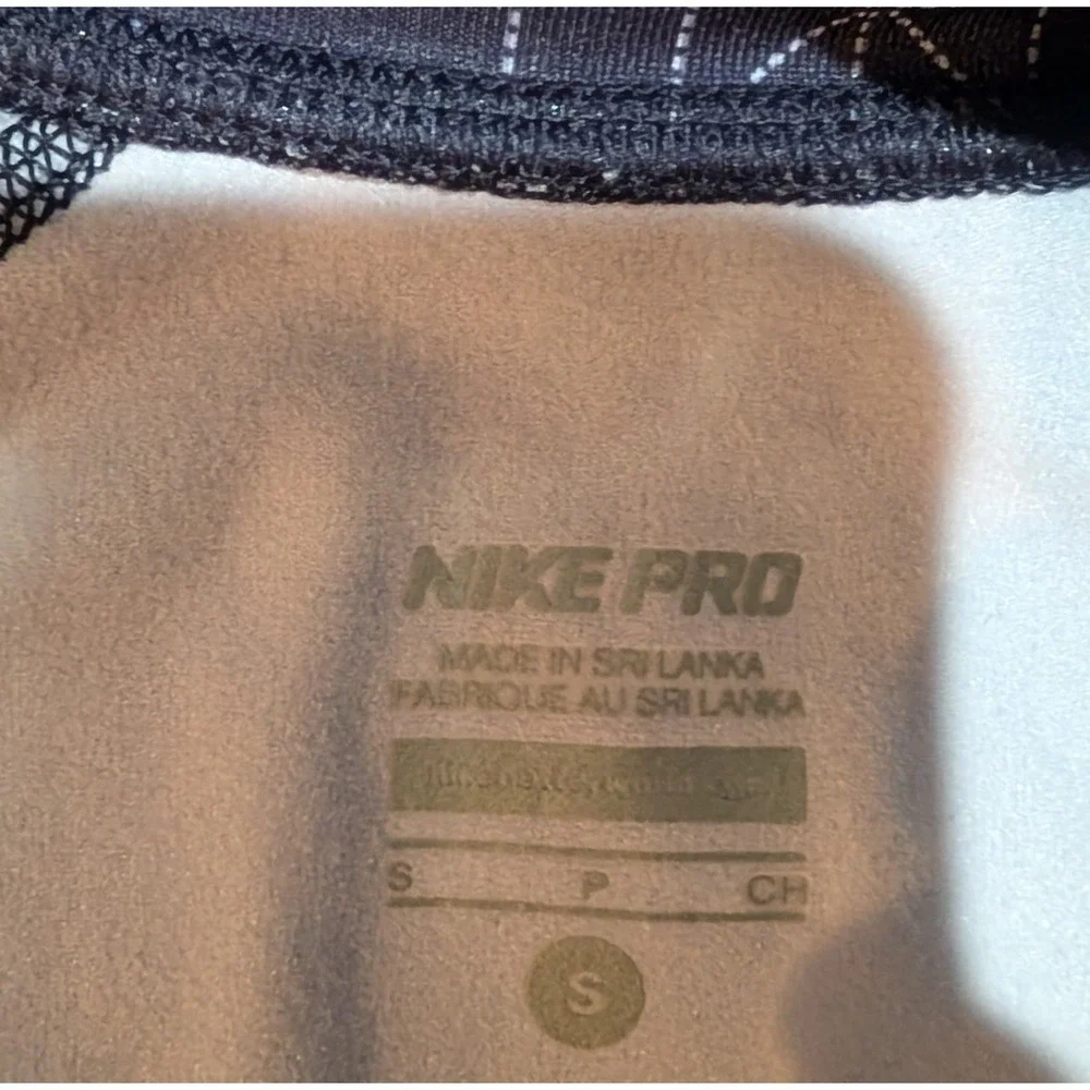 Nike Pro Dri-FIT Half Zip Pullover Top‎ Women's SMALL Running Geometric Purple